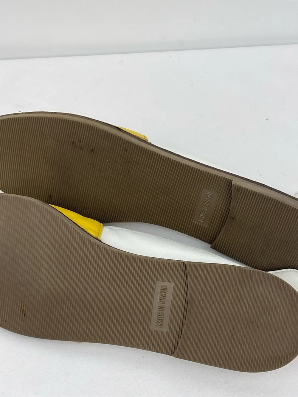 Nicole Raven SIZE 8.5 M yellow and White Leather Slip-On Loafers FIT NARROW